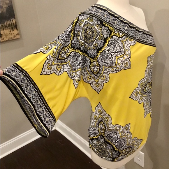 Cache Tops - Cache Yellow and Black Top